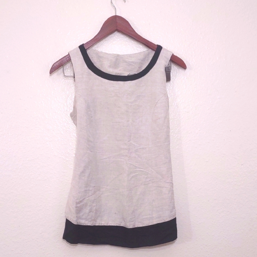 SLIGHTLY USED MOTHERHOOD SLEEVESS TOP TIE IN BACK TOP ONLY SIZE S TAN & BLACK